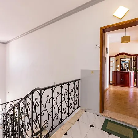 New Sunny Gale With 4 Bedrooms * Guia (Faro)