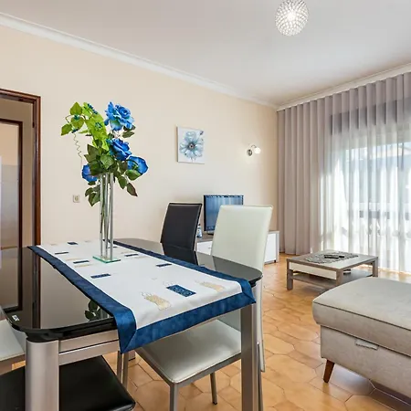 New Sunny Gale With 4 Bedrooms Apartman *