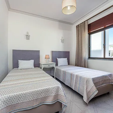 Apartman New Sunny Gale With 4 Bedrooms Guia