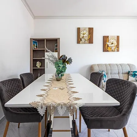 New Sunny Gale With 4 Bedrooms Apartman