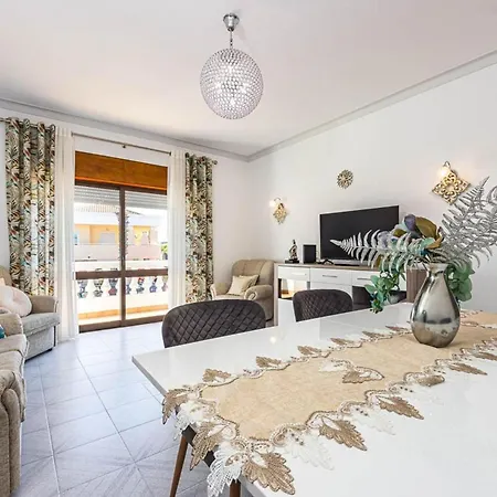 New Sunny Gale With 4 Bedrooms * Guia (Faro)